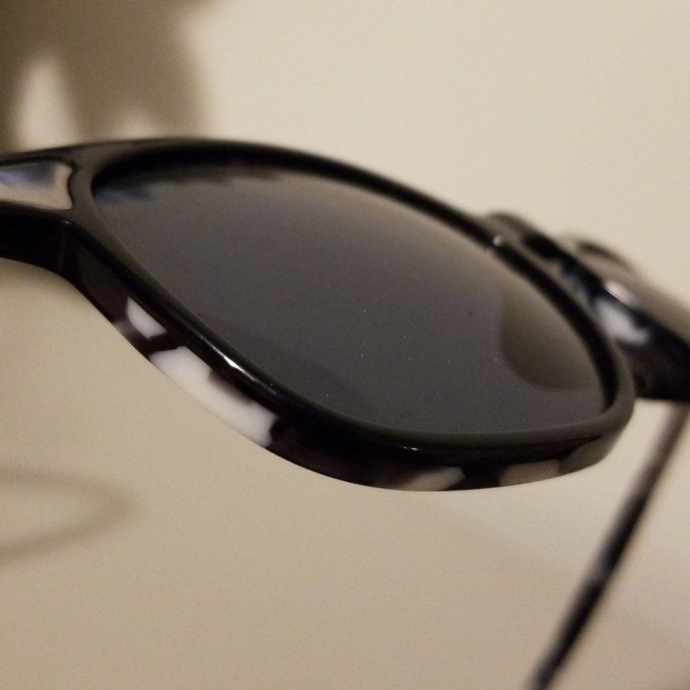 Ringer Rounded Sunglasses - Picture 5 of 6
